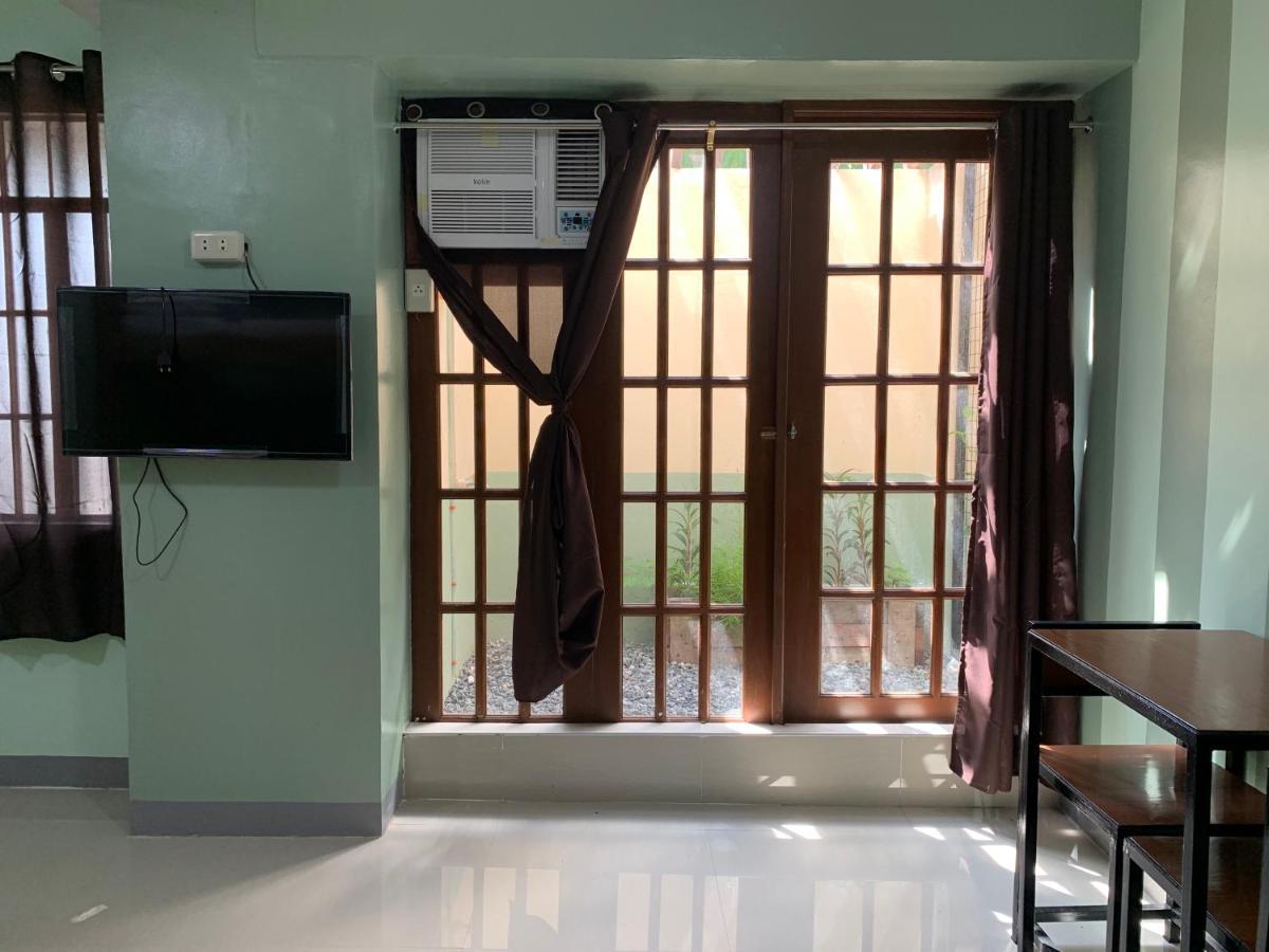 Beinte Singko De Marso Apartments Candon Exterior foto