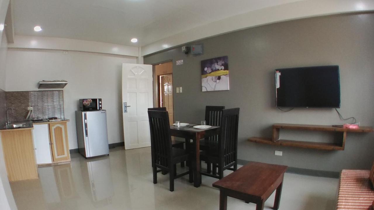 Beinte Singko De Marso Apartments Candon Exterior foto