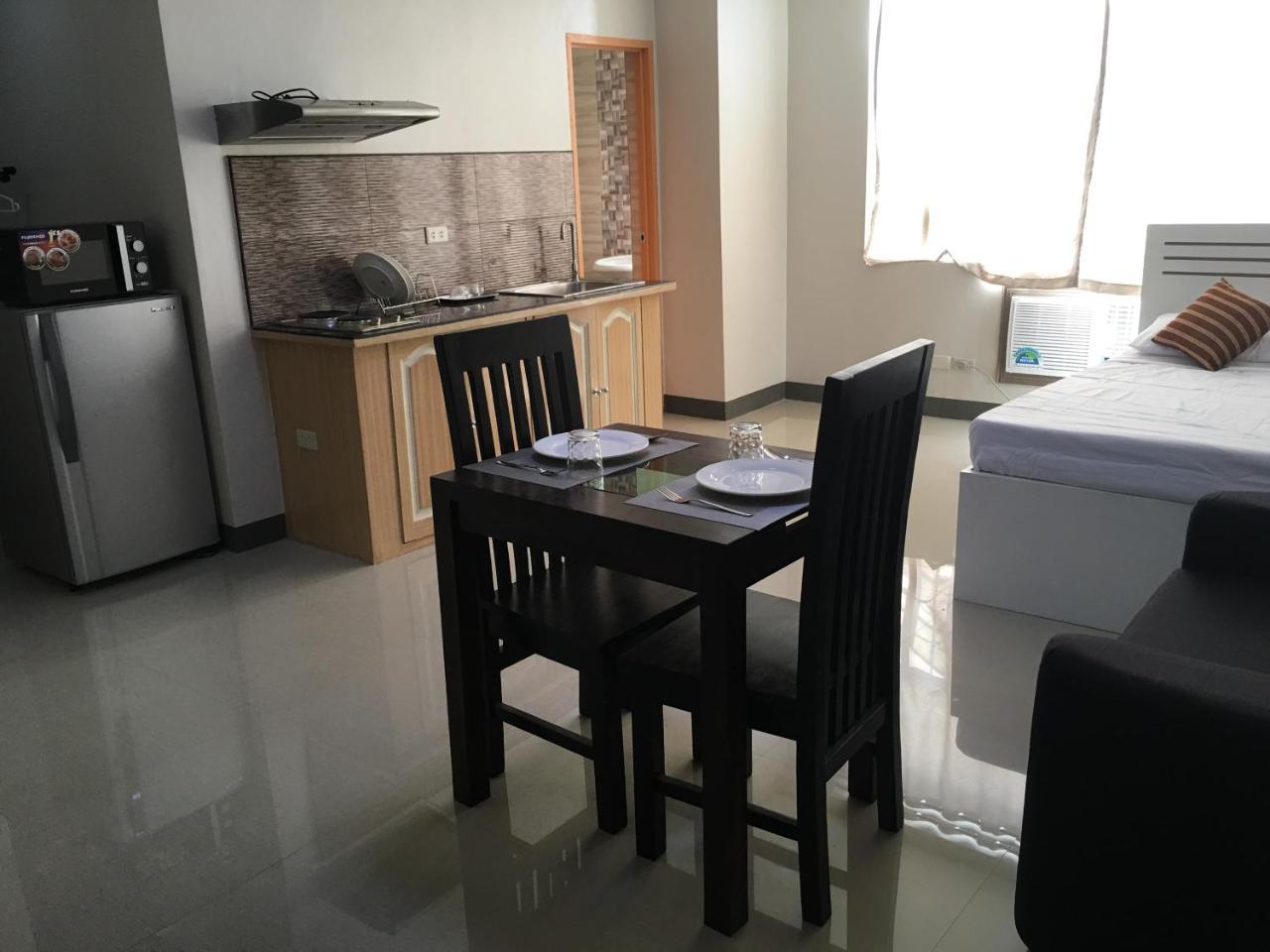 Beinte Singko De Marso Apartments Candon Exterior foto