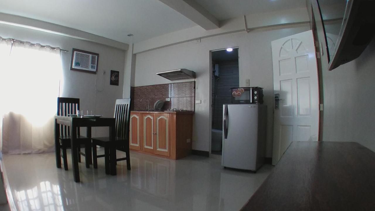 Beinte Singko De Marso Apartments Candon Exterior foto