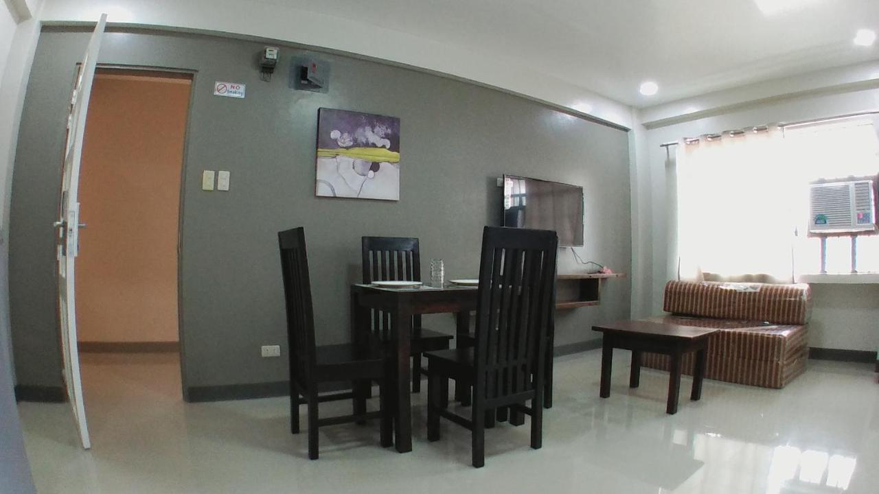 Beinte Singko De Marso Apartments Candon Exterior foto