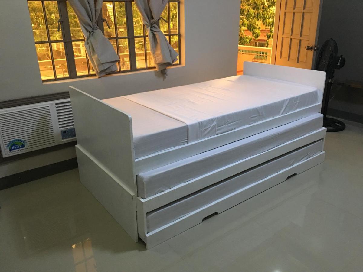 Beinte Singko De Marso Apartments Candon Exterior foto